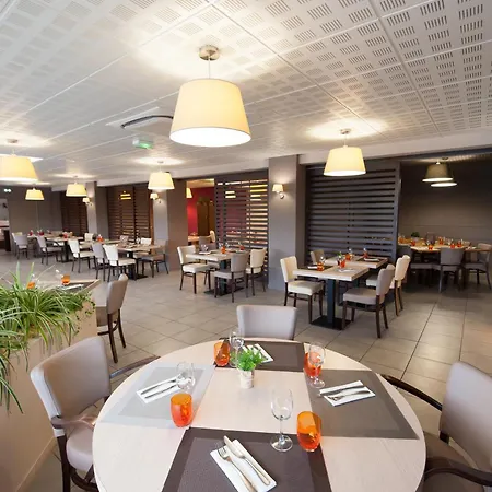 L'espadon Σαιν-Ζαν-ντε-Μον