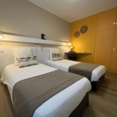 L'espadon Σαιν-Ζαν-ντε-Μον