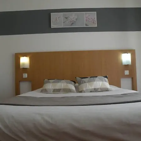 L'espadon Σαιν-Ζαν-ντε-Μον